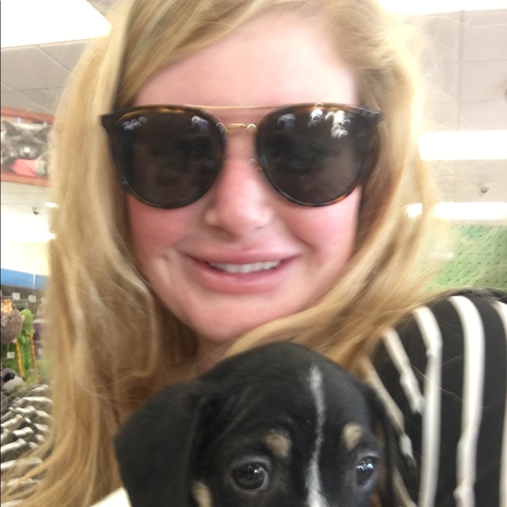 Meet your Posher, Adina